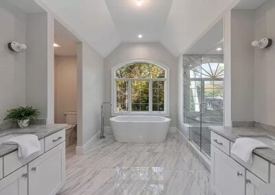 bathroom contractors Garden City